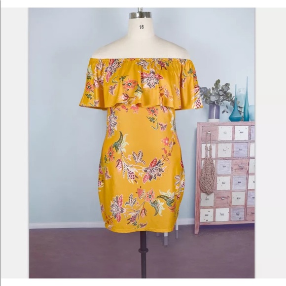 Plus Size Off Shoulder Dress - Picture 4 of 4